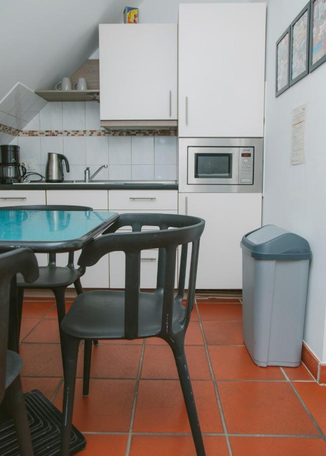 Gaestehaus Vigliarolo Gewerblich Jedes Zimmer Eigenes Bad Gemeinschaftskueche Elmshorn Exteriör bild