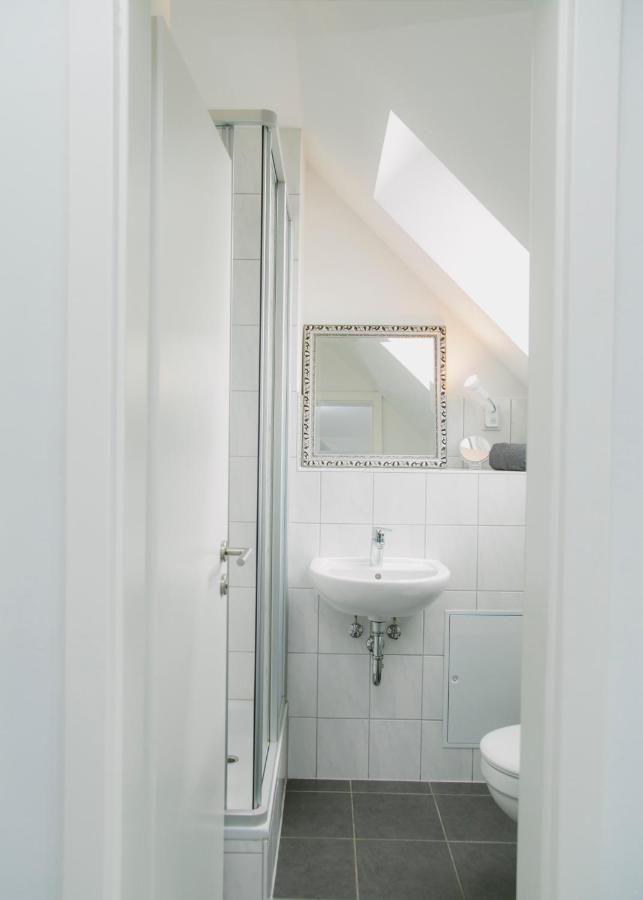 Gaestehaus Vigliarolo Gewerblich Jedes Zimmer Eigenes Bad Gemeinschaftskueche Elmshorn Exteriör bild