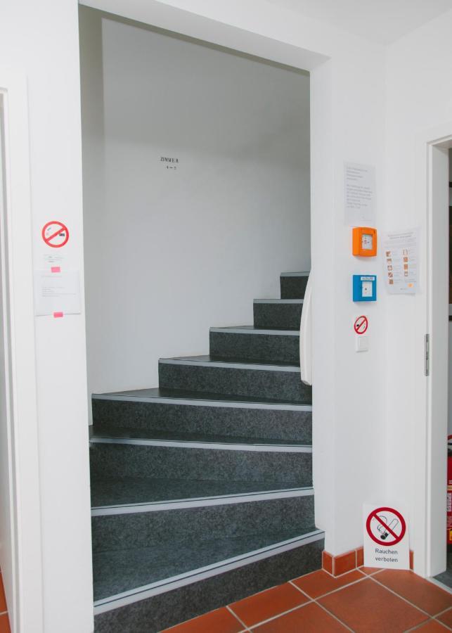 Gaestehaus Vigliarolo Gewerblich Jedes Zimmer Eigenes Bad Gemeinschaftskueche Elmshorn Exteriör bild