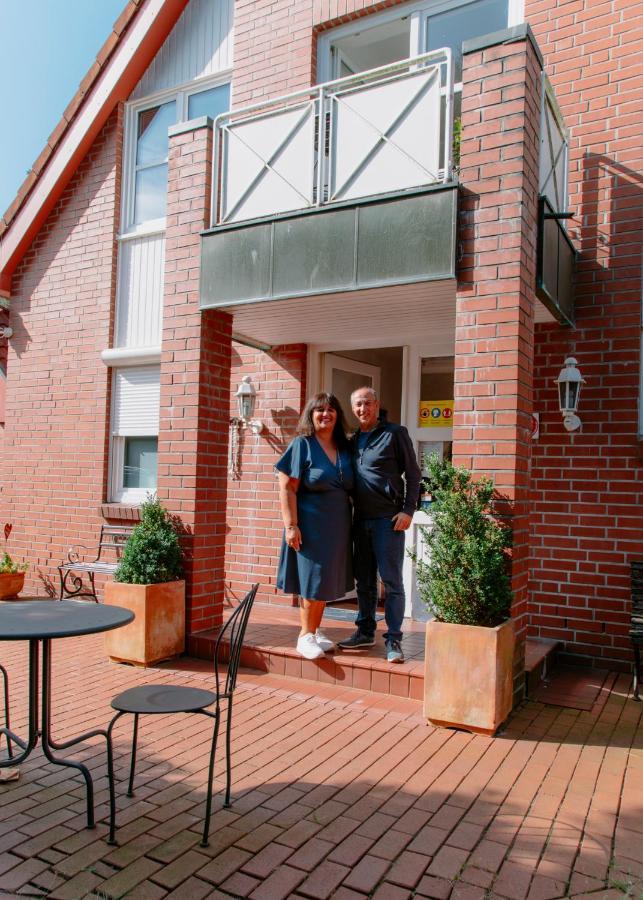 Gaestehaus Vigliarolo Gewerblich Jedes Zimmer Eigenes Bad Gemeinschaftskueche Elmshorn Exteriör bild