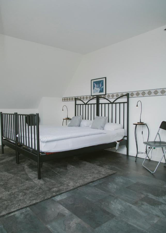 Gaestehaus Vigliarolo Gewerblich Jedes Zimmer Eigenes Bad Gemeinschaftskueche Elmshorn Exteriör bild