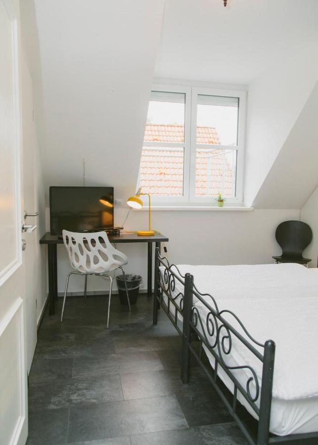 Gaestehaus Vigliarolo Gewerblich Jedes Zimmer Eigenes Bad Gemeinschaftskueche Elmshorn Exteriör bild