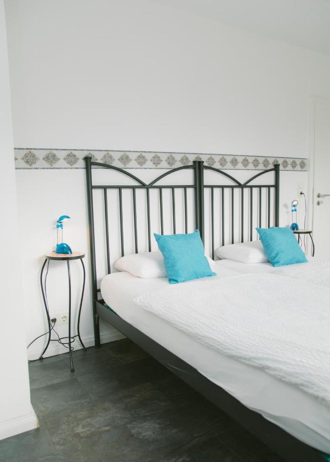Gaestehaus Vigliarolo Gewerblich Jedes Zimmer Eigenes Bad Gemeinschaftskueche Elmshorn Exteriör bild